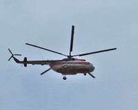 Офигевший вертолет, который, чтобы убедиться, что мы -не глюк- чуть не сел нам на голову)
